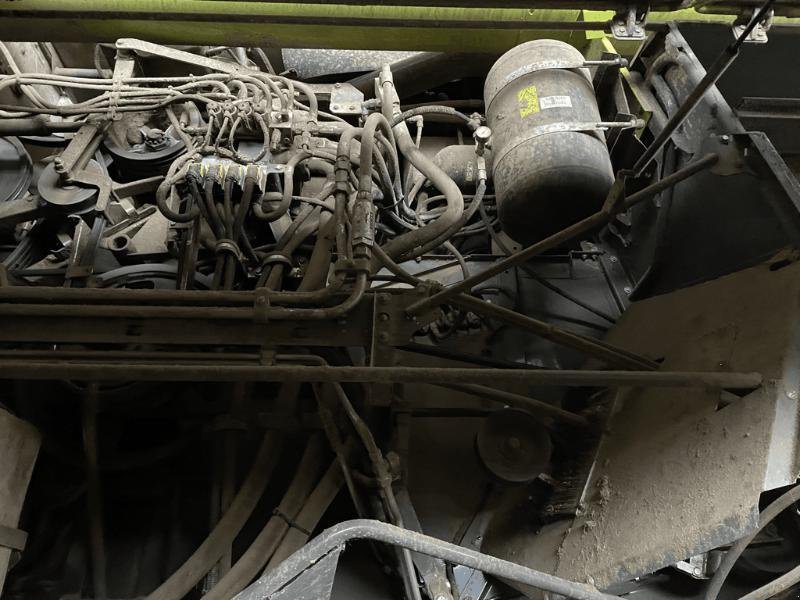 Mähdrescher of the type CLAAS LEXION 760, Gebrauchtmaschine in CORNY MACHEROMENIL (Picture 11)