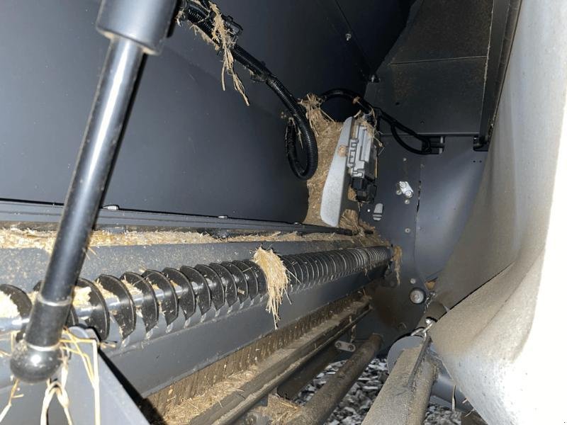 Mähdrescher of the type CLAAS LEXION 760, Gebrauchtmaschine in CORNY MACHEROMENIL (Picture 9)