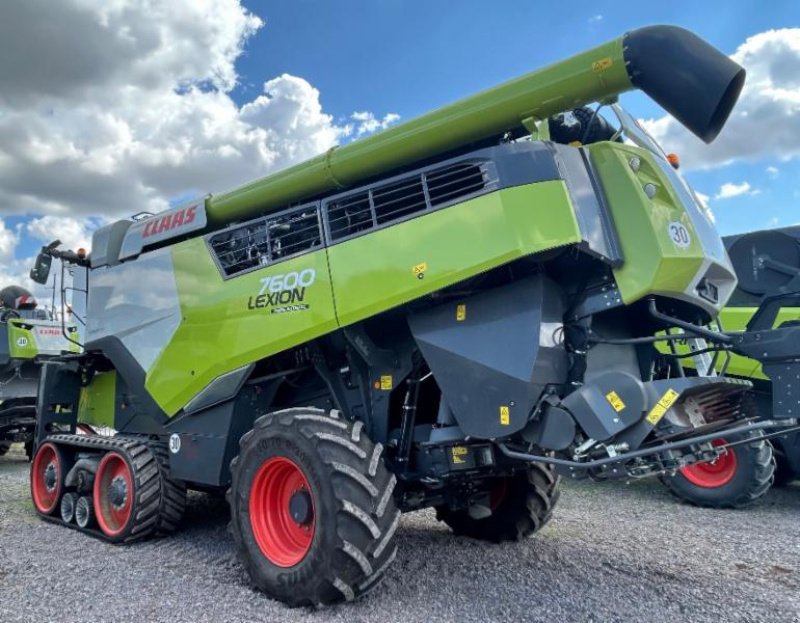 Mähdrescher of the type CLAAS LEXION 7600 TERRA TRAC, Gebrauchtmaschine in Landsberg (Picture 3)