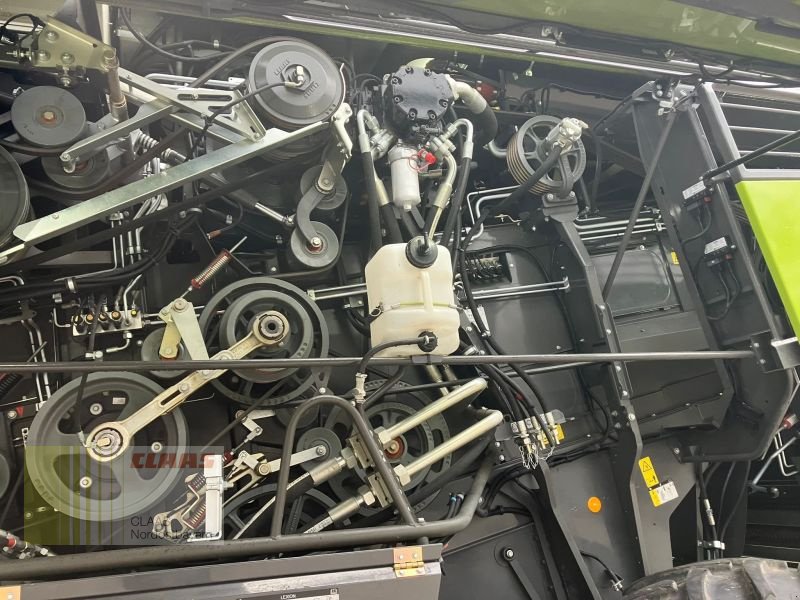 Mähdrescher des Typs CLAAS LEXION 7600 TT + V930 + TW, Gebrauchtmaschine in Schwandorf (Bild 16)