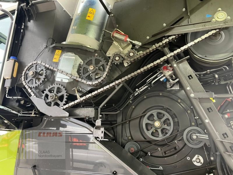 Mähdrescher des Typs CLAAS LEXION 7600 TT + V930 + TW, Gebrauchtmaschine in Schwandorf (Bild 18)