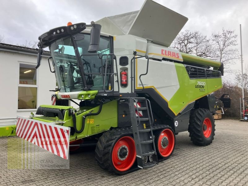 Mähdrescher des Typs CLAAS LEXION 7600 TT + V930 + TW, Gebrauchtmaschine in Schwandorf