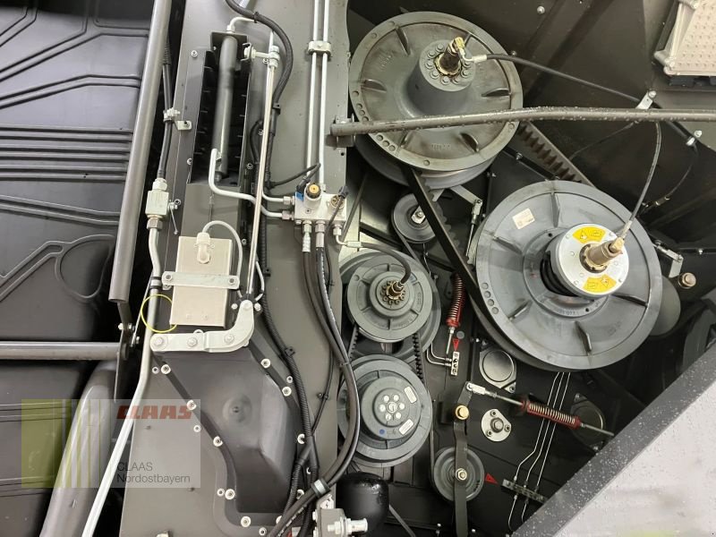 Mähdrescher des Typs CLAAS LEXION 7600 TT + V930 + TW, Gebrauchtmaschine in Schwandorf (Bild 19)