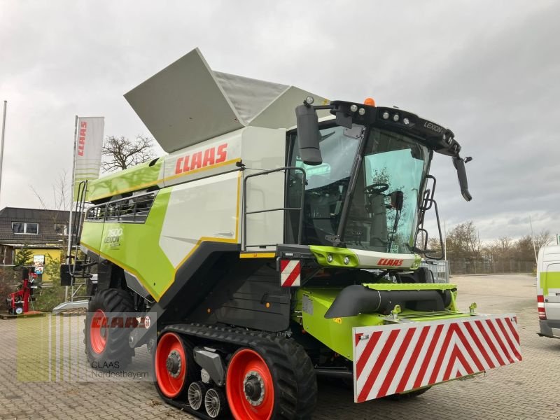 Mähdrescher des Typs CLAAS LEXION 7600 TT + V930 + TW, Gebrauchtmaschine in Schwandorf (Bild 2)