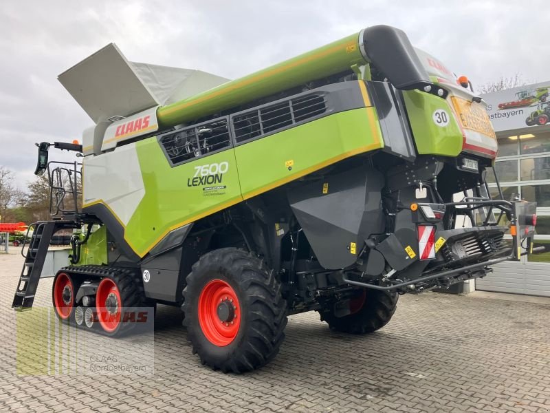 Mähdrescher des Typs CLAAS LEXION 7600 TT + V930 + TW, Gebrauchtmaschine in Schwandorf (Bild 3)