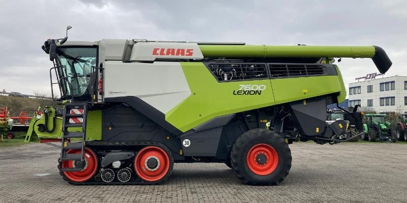 Mähdrescher of the type CLAAS LEXION 7600 TT, Gebrauchtmaschine in Hockenheim (Picture 2)