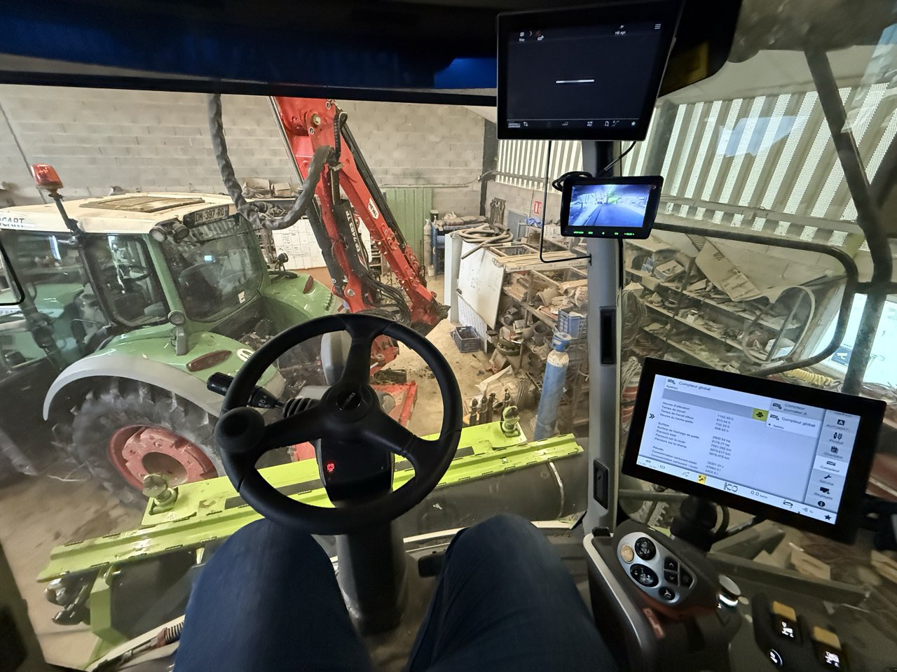 Mähdrescher of the type CLAAS LEXION 7600, Gebrauchtmaschine in Marolles (Picture 10)