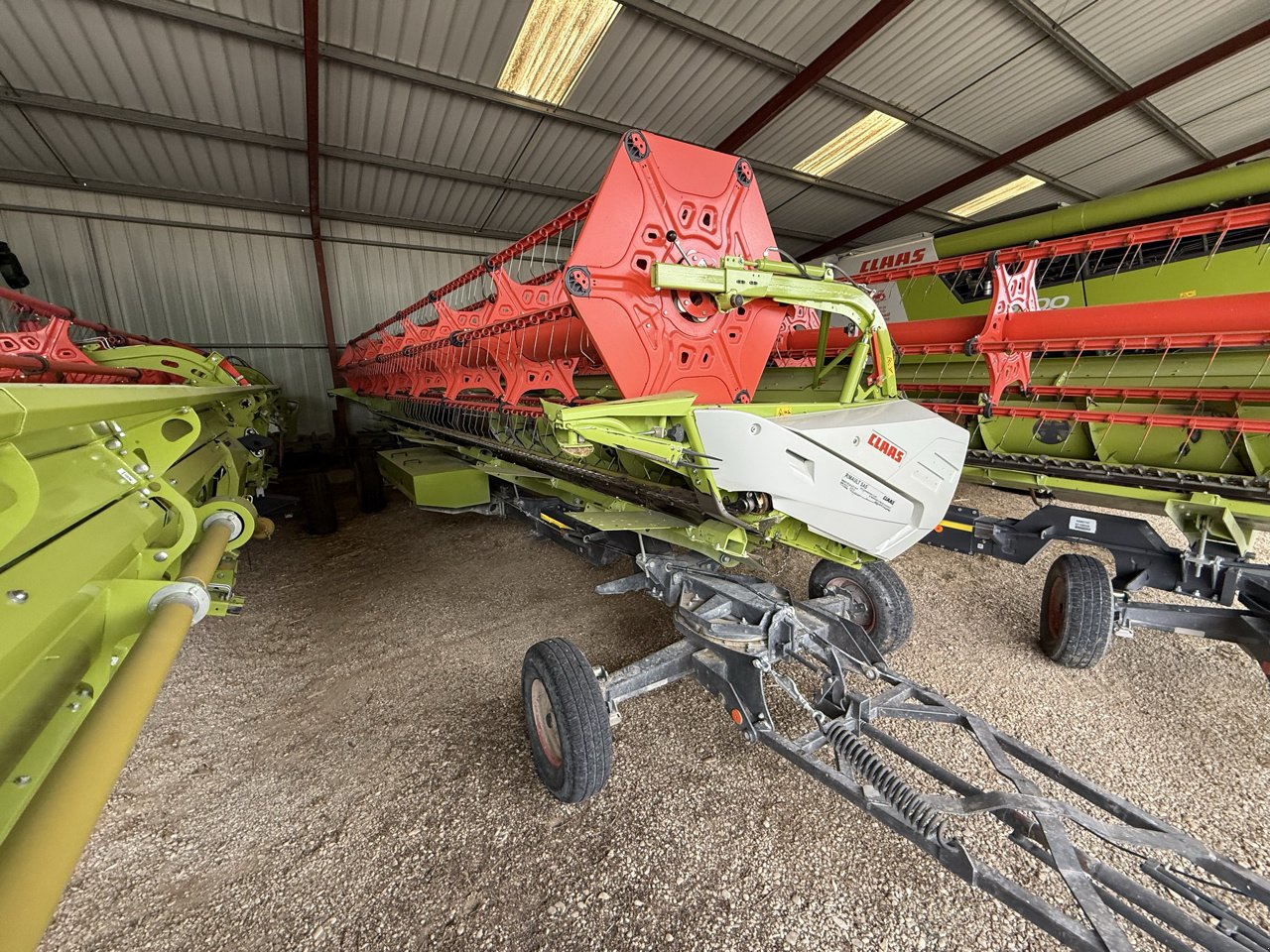 Mähdrescher of the type CLAAS LEXION 7600, Gebrauchtmaschine in Marolles (Picture 5)