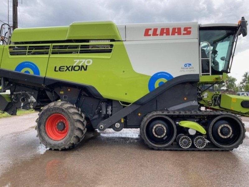 Mähdrescher Türe ait CLAAS LEXION 770 TERRA-TRAC 40 FOD. VI GIVER 50 TIMERS HØSTGARANTI I DK !!! INCL skærebord Vario V1080. Terra Trac 635 mm. CEMOS AUTO Cruise pilot. Laser Pilot. Telematic. 3D., Gebrauchtmaschine içinde Kolding (resim 1)