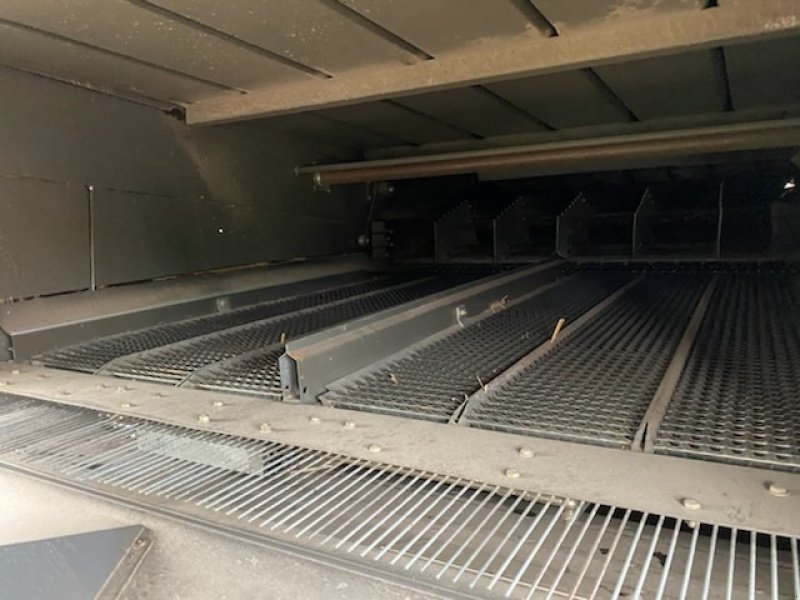 Mähdrescher Türe ait CLAAS LEXION 770 TERRA-TRAC 40 FOD. VI GIVER 50 TIMERS HØSTGARANTI I DK !!! INCL skærebord Vario V1080. Terra Trac 635 mm. CEMOS AUTO Cruise pilot. Laser Pilot. Telematic. 3D., Gebrauchtmaschine içinde Kolding (resim 7)