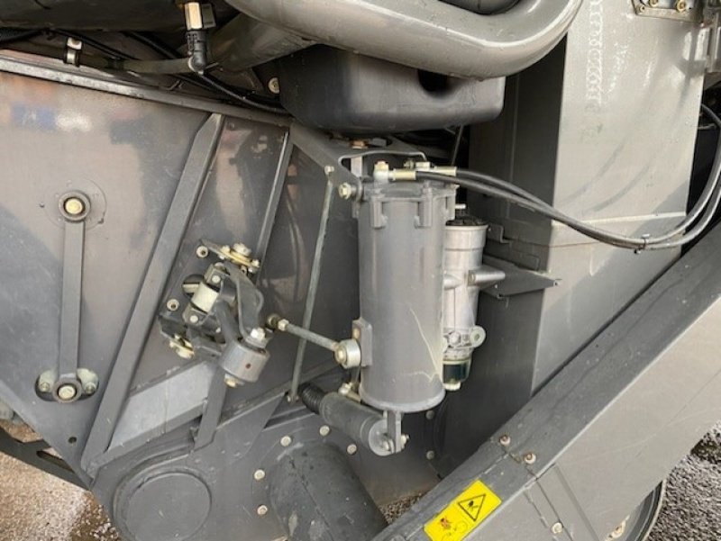 Mähdrescher Türe ait CLAAS LEXION 770 TERRA-TRAC 40 FOD. VI GIVER 50 TIMERS HØSTGARANTI I DK !!! INCL skærebord Vario V1080. Terra Trac 635 mm. CEMOS AUTO Cruise pilot. Laser Pilot. Telematic. 3D., Gebrauchtmaschine içinde Kolding (resim 8)