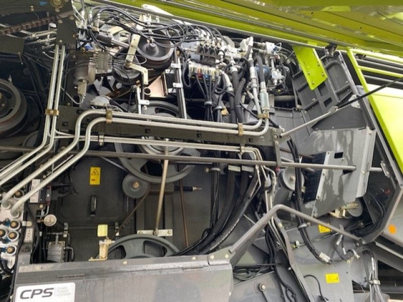 Mähdrescher Türe ait CLAAS LEXION 770 TERRA-TRAC 40 FOD. VI GIVER 50 TIMERS HØSTGARANTI I DK !!! INCL skærebord Vario V1080. Terra Trac 635 mm. CEMOS AUTO Cruise pilot. Laser Pilot. Telematic. 3D., Gebrauchtmaschine içinde Kolding (resim 9)