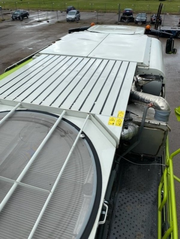 Mähdrescher Türe ait CLAAS LEXION 770 TERRA-TRAC 40 FOD. VI GIVER 50 TIMERS HØSTGARANTI I DK !!! INCL skærebord Vario V1080. Terra Trac 635 mm. CEMOS AUTO Cruise pilot. Laser Pilot. Telematic. 3D., Gebrauchtmaschine içinde Kolding (resim 11)