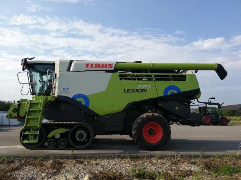 Mähdrescher of the type CLAAS LEXION 770 TT GPS. CEMOS Cruise Pilot. CEMOS Auto Pilot. CEMOS Auto Crop Flow. CEMOS Auto Slope. Compressor etc. Vi giver 100 timers reklamationsret i DK!!!, Gebrauchtmaschine in Kolding (Picture 1)