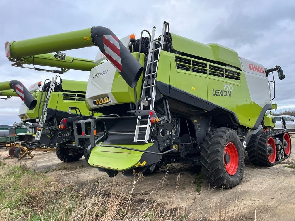 Mähdrescher of the type CLAAS LEXION 770 TT Incl. CLAAS Vario 1230 Skærebord. Fuldt udstyret., Gebrauchtmaschine in Kolding (Picture 2)