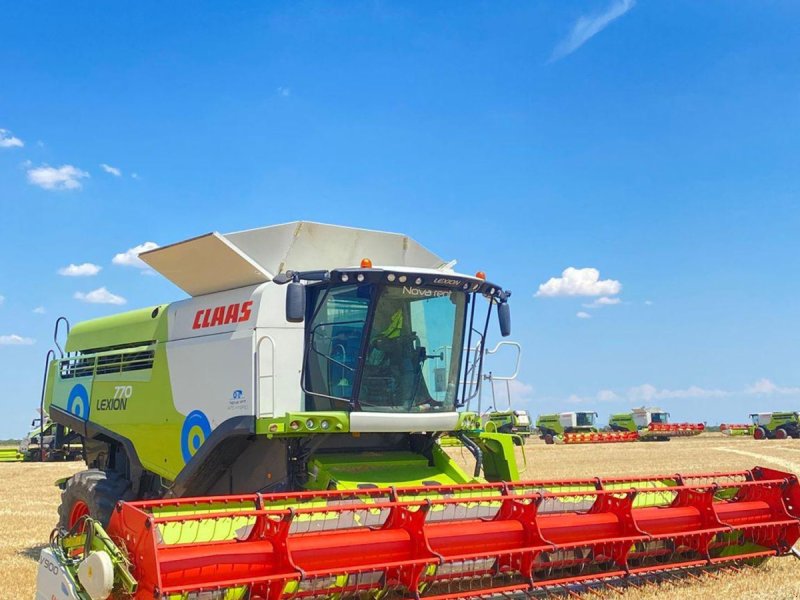 Mähdrescher tip CLAAS LEXION 770 TT Incl. CLAAS Vario V900 skærebord. Pæn og velholdt med bredde bælter., Gebrauchtmaschine in Kolding (Poză 1)