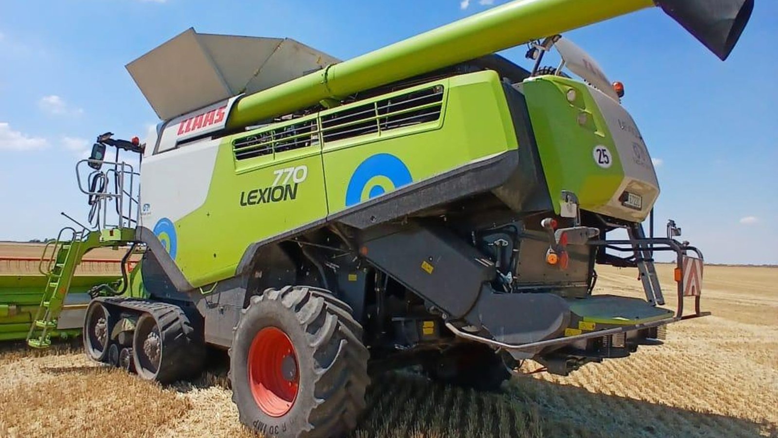 Mähdrescher des Typs CLAAS LEXION 770 TT INCL Skærebord!!! GPS. CEMOS Cruise Pilot. CEMOS Auto Pilot. CEMOS Auto Crop Flow. CEMOS Auto Slope. Compressor etc. Vi kan give 50 timers reklamationsret i DK!!!, Gebrauchtmaschine in Kolding (Bild 4)