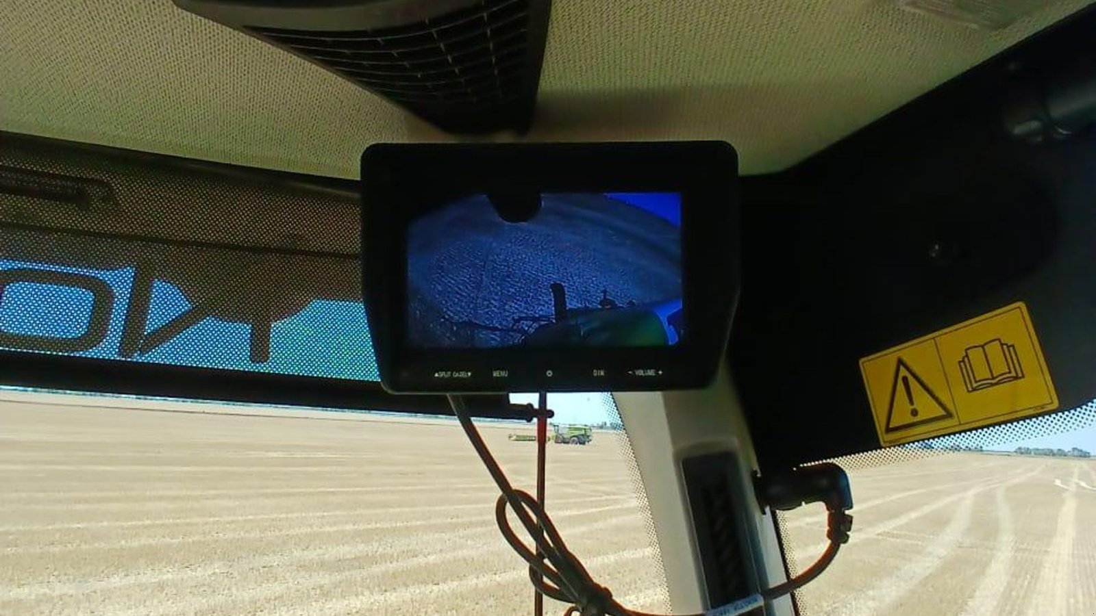 Mähdrescher des Typs CLAAS LEXION 770 TT INCL Skærebord!!! GPS. CEMOS Cruise Pilot. CEMOS Auto Pilot. CEMOS Auto Crop Flow. CEMOS Auto Slope. Compressor etc. Vi kan give 50 timers reklamationsret i DK!!!, Gebrauchtmaschine in Kolding (Bild 11)