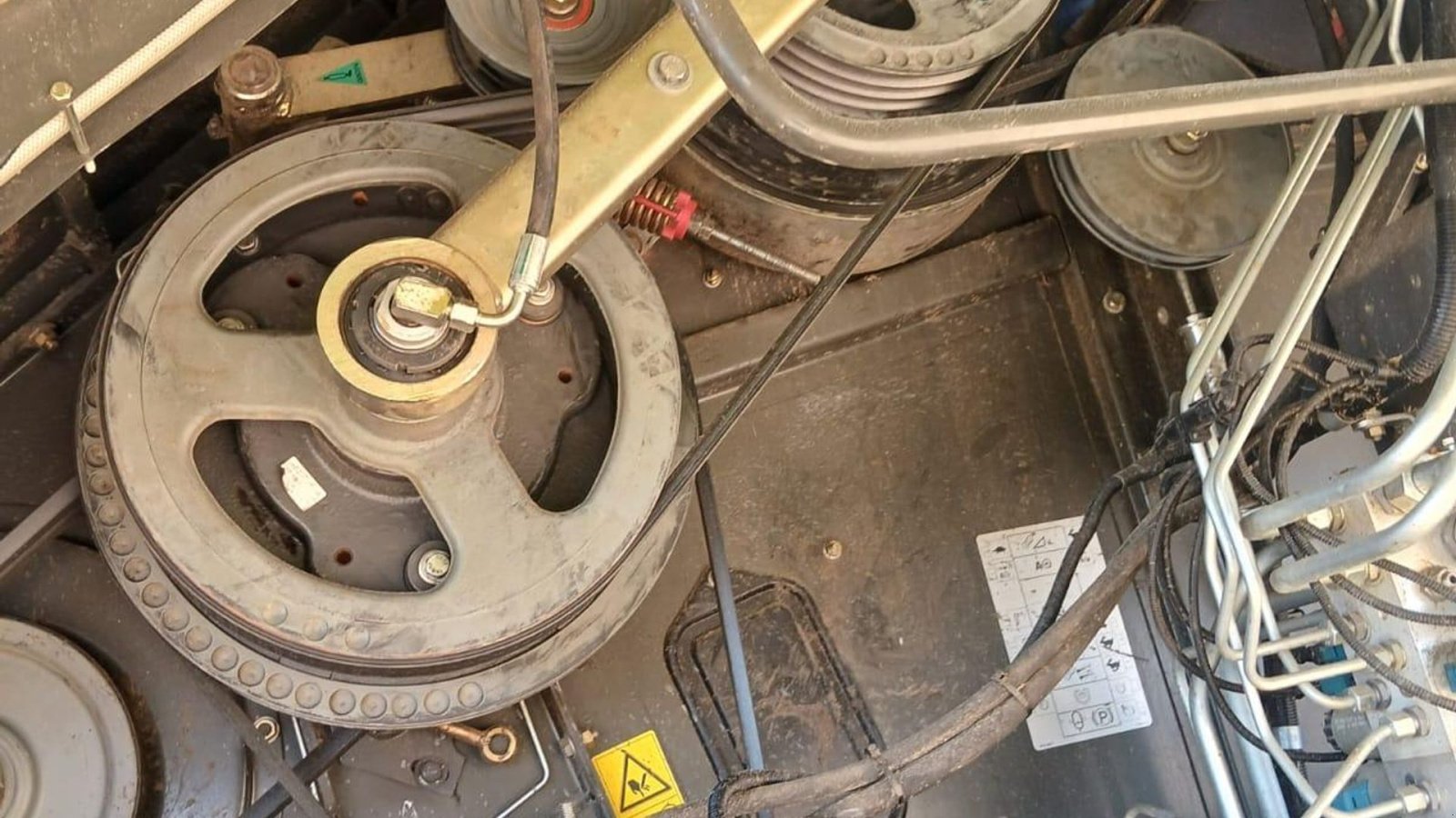 Mähdrescher des Typs CLAAS LEXION 770 TT INCL Skærebord!!! GPS. CEMOS Cruise Pilot. CEMOS Auto Pilot. CEMOS Auto Crop Flow. CEMOS Auto Slope. Compressor etc. Vi kan give 50 timers reklamationsret i DK!!!, Gebrauchtmaschine in Kolding (Bild 12)