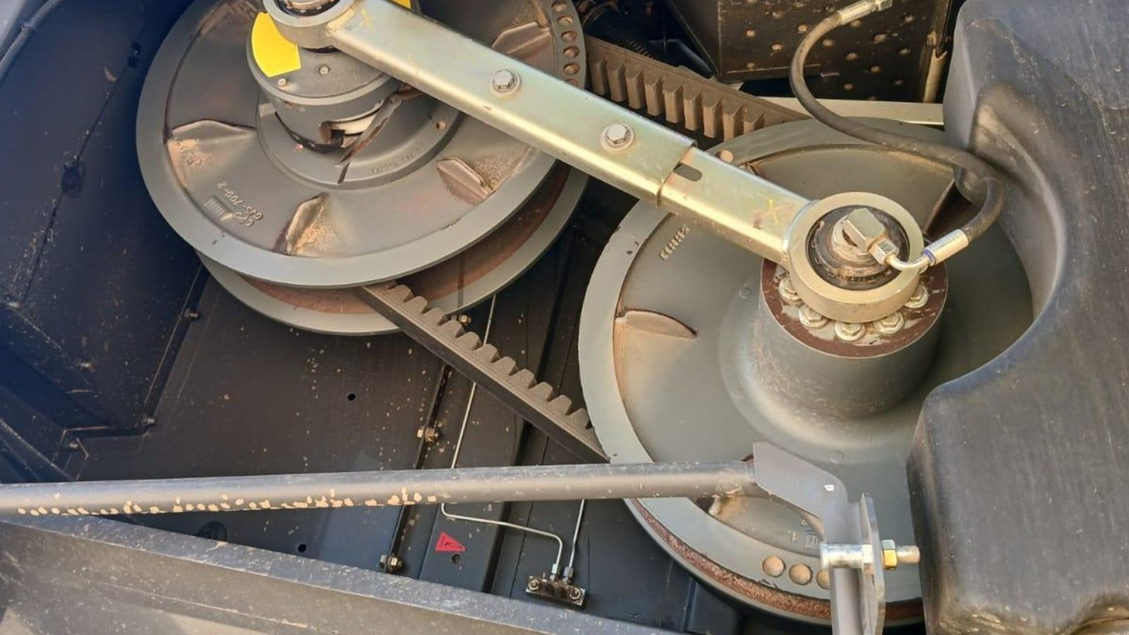 Mähdrescher des Typs CLAAS LEXION 770 TT INCL Skærebord!!! GPS. CEMOS Cruise Pilot. CEMOS Auto Pilot. CEMOS Auto Crop Flow. CEMOS Auto Slope. Compressor etc. Vi kan give 50 timers reklamationsret i DK!!!, Gebrauchtmaschine in Kolding (Bild 20)