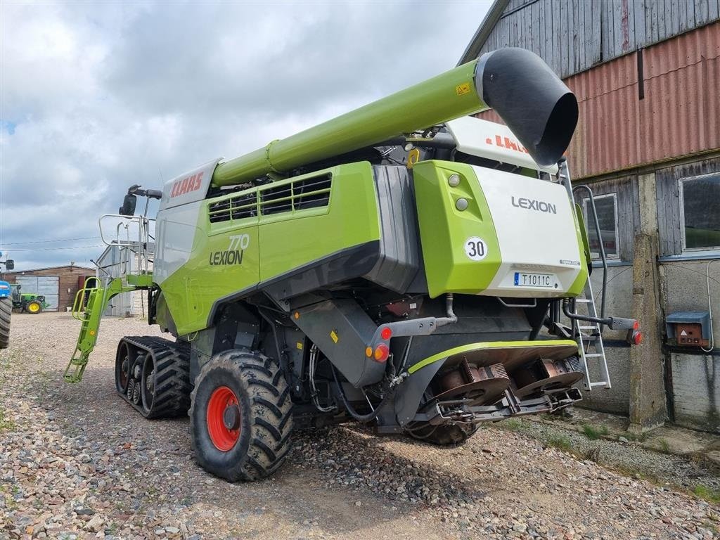 Mähdrescher des Typs CLAAS LEXION 770 TT Incl Vario V1200 bord. CEMOS Auto Cleaning. CEMOS Auto Separation. CEMOS Dialog. Laser pilot. Auto Pilot. Cruise Pilot. CEMOS Dialog - Cleaning - Separation., Gebrauchtmaschine in Kolding (Bild 8)