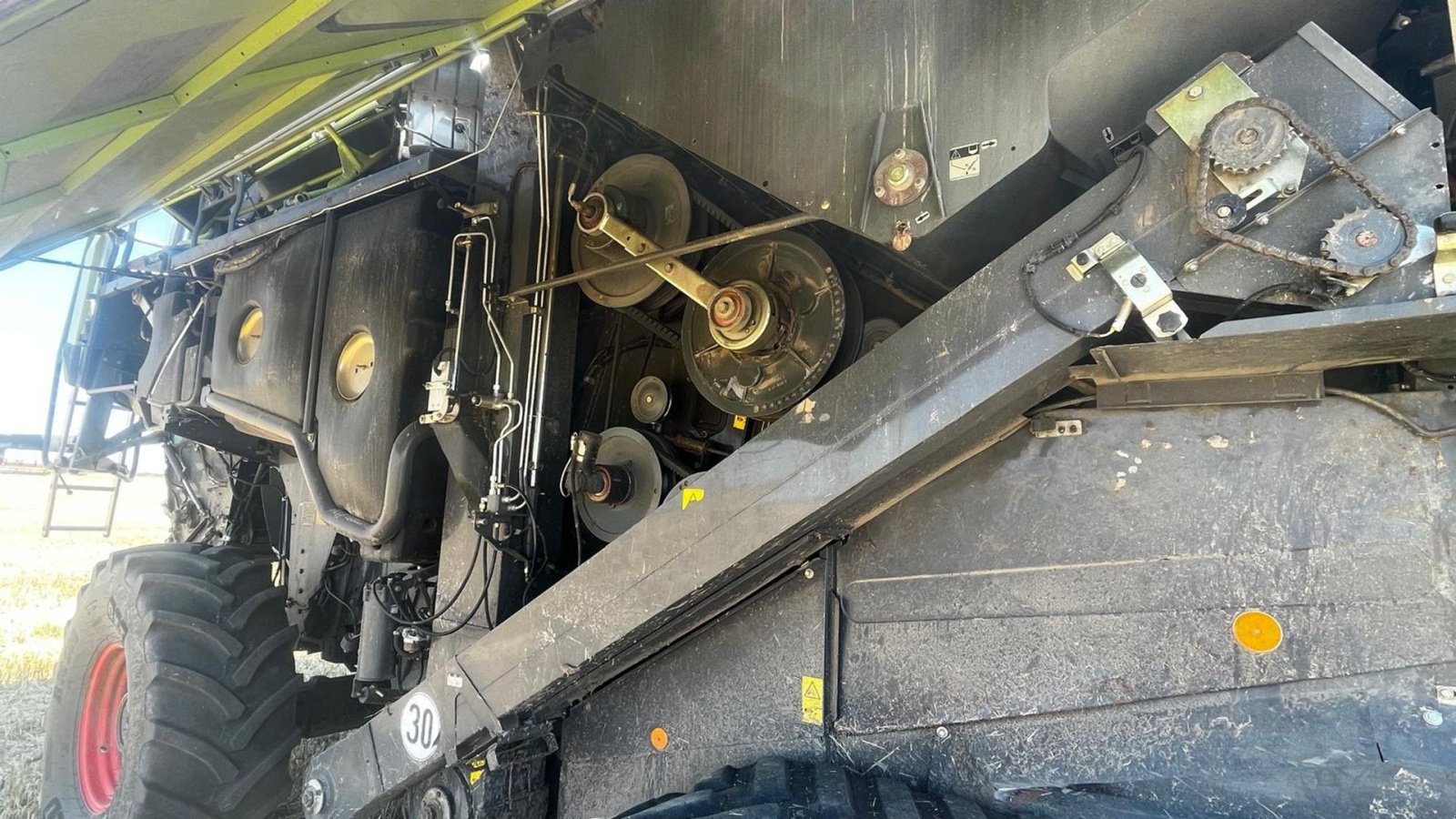 Mähdrescher des Typs CLAAS LEXION 770 TT Incl Vario V1200 bord. CEMOS Auto Cleaning. CEMOS Auto Separation. CEMOS Dialog. Laser pilot. Auto Pilot. Cruise Pilot. CEMOS Dialog - Cleaning - Separation., Gebrauchtmaschine in Kolding (Bild 15)