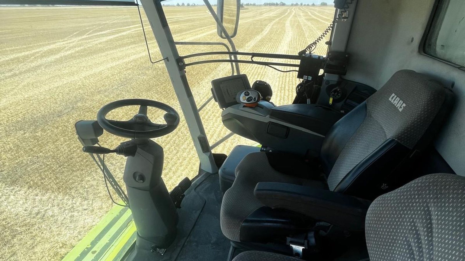 Mähdrescher des Typs CLAAS LEXION 770 TT Incl Vario V1200 bord. CEMOS Auto Cleaning. CEMOS Auto Separation. CEMOS Dialog. Laser pilot. Auto Pilot. Cruise Pilot. CEMOS Dialog - Cleaning - Separation., Gebrauchtmaschine in Kolding (Bild 21)