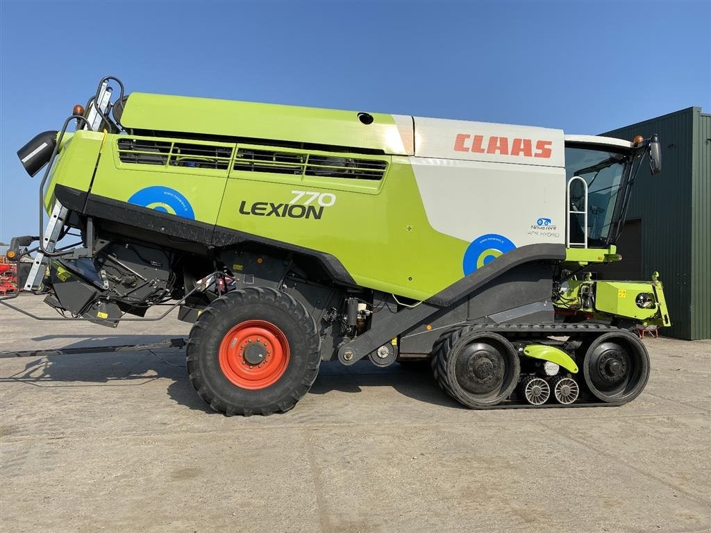 Mähdrescher of the type CLAAS LEXION 770 TT VI GIVER 50 TIMERS HØSTGARANTI I DK !!! Incl. Skærebord Vario V1050. Cruise Pilot - Compressor - Telematics., Gebrauchtmaschine in Kolding (Picture 4)