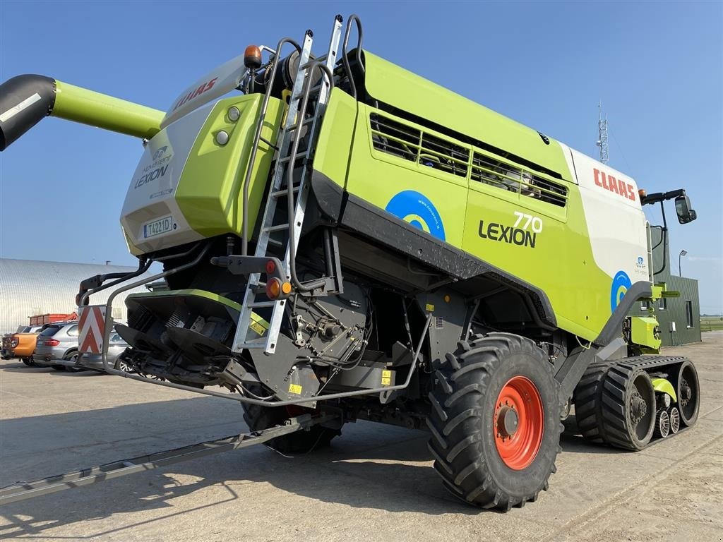 Mähdrescher of the type CLAAS LEXION 770 TT VI GIVER 50 TIMERS HØSTGARANTI I DK !!! Incl. Skærebord Vario V1050. Cruise Pilot - Compressor - Telematics., Gebrauchtmaschine in Kolding (Picture 8)