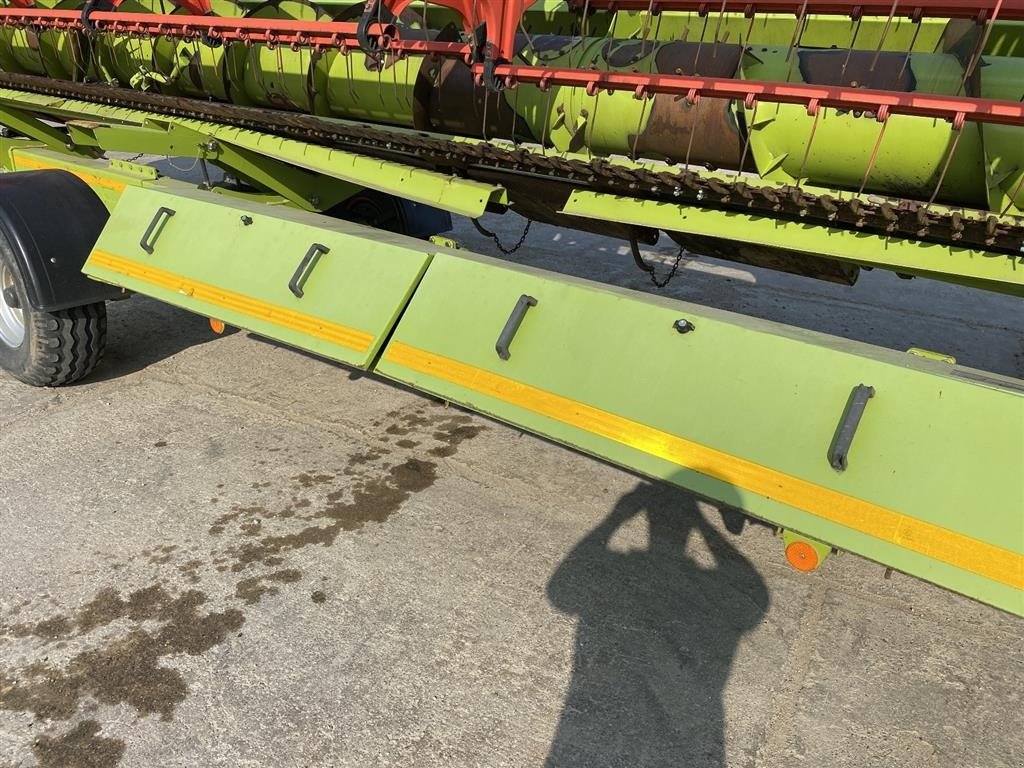 Mähdrescher of the type CLAAS LEXION 770 TT VI GIVER 50 TIMERS HØSTGARANTI I DK !!! Incl. Skærebord Vario V1050. Cruise Pilot - Compressor - Telematics., Gebrauchtmaschine in Kolding (Picture 18)