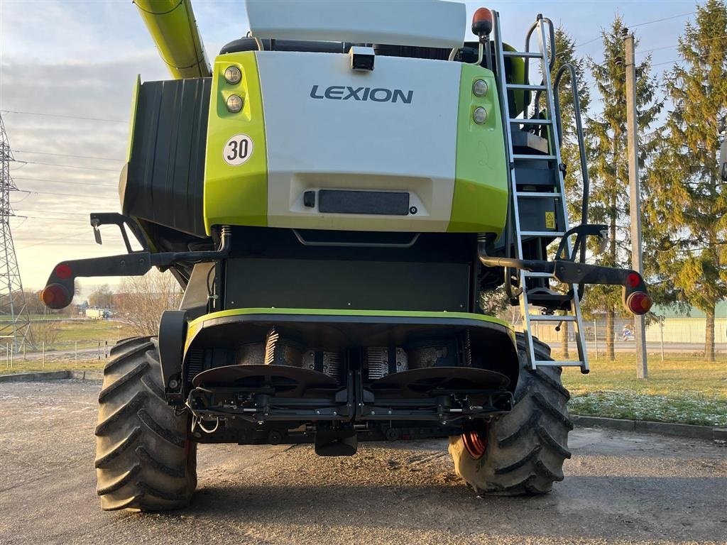 Mähdrescher tip CLAAS LEXION 770 TT VI GIVER 50 TIMERS HØSTGARANTI I DK !!! Incl Vario 1230 bord. GPS. CEMOS Cruise Pilot CEMOS Auto Crop Flow. CEMOS Separation. CEMOS Cleaning. mm., Gebrauchtmaschine in Kolding (Poză 4)