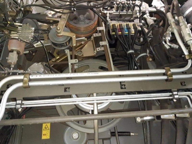 Mähdrescher tip CLAAS LEXION 770 TT VI GIVER 50 TIMERS HØSTGARANTI I DK !!! Incl Vario 1230 bord. GPS. CEMOS Cruise Pilot CEMOS Auto Crop Flow. CEMOS Separation. CEMOS Cleaning. mm., Gebrauchtmaschine in Kolding (Poză 10)