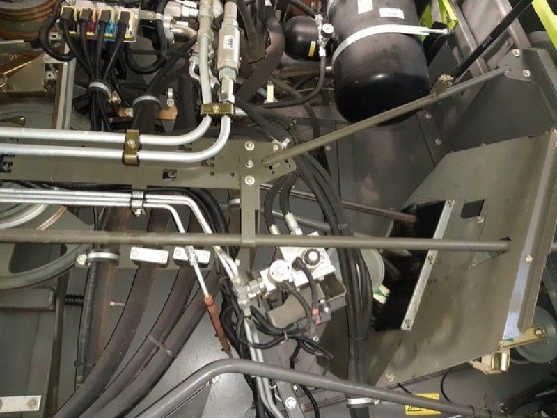 Mähdrescher tip CLAAS LEXION 770 TT VI GIVER 50 TIMERS HØSTGARANTI I DK !!! Incl Vario 1230 bord. GPS. CEMOS Cruise Pilot CEMOS Auto Crop Flow. CEMOS Separation. CEMOS Cleaning. mm., Gebrauchtmaschine in Kolding (Poză 11)