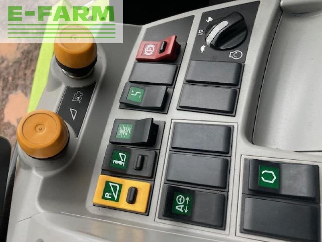 Mähdrescher of the type CLAAS LEXION 770 TT, Gebrauchtmaschine in LETHAM, FORFAR (Picture 19)