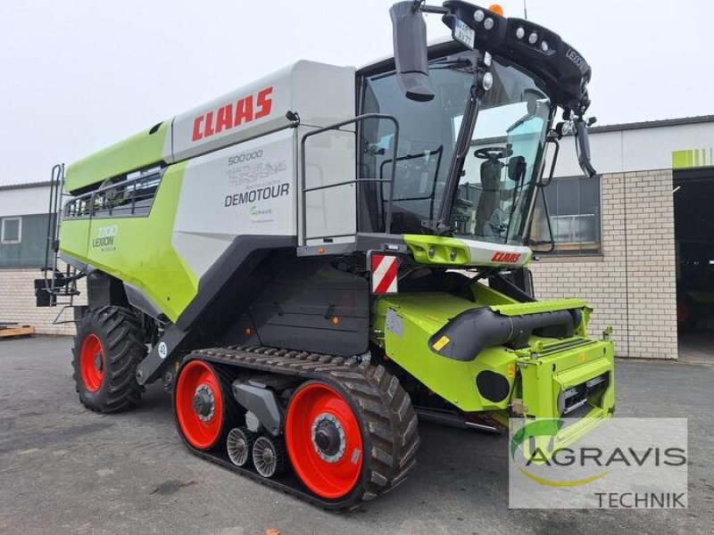 Mähdrescher des Typs CLAAS LEXION 7700 TERRA TRAC, Vorführmaschine in Warburg