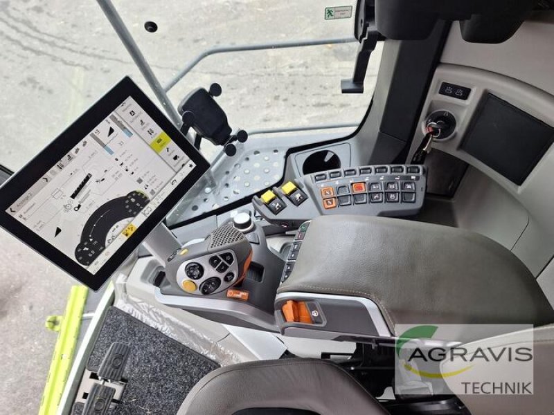 Mähdrescher des Typs CLAAS LEXION 7700 TERRA TRAC, Vorführmaschine in Warburg (Bild 8)