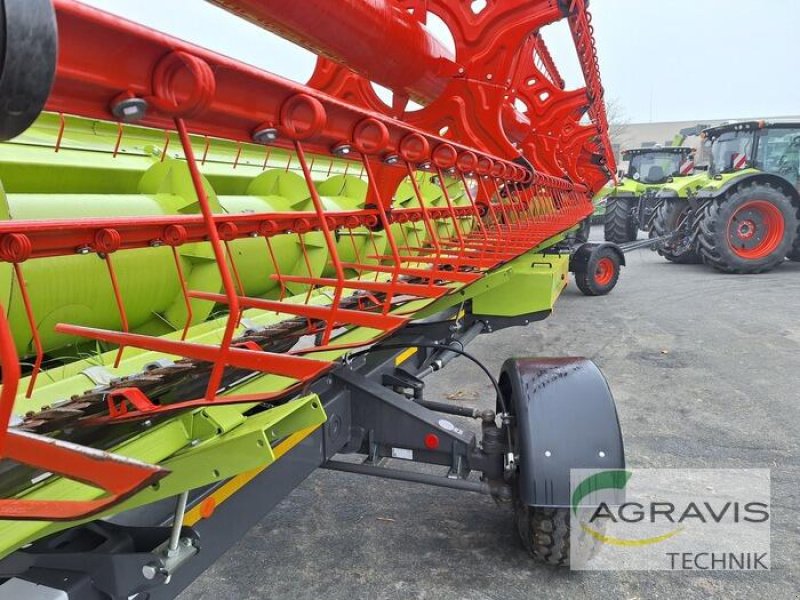 Mähdrescher des Typs CLAAS LEXION 7700 TERRA TRAC, Vorführmaschine in Warburg (Bild 26)