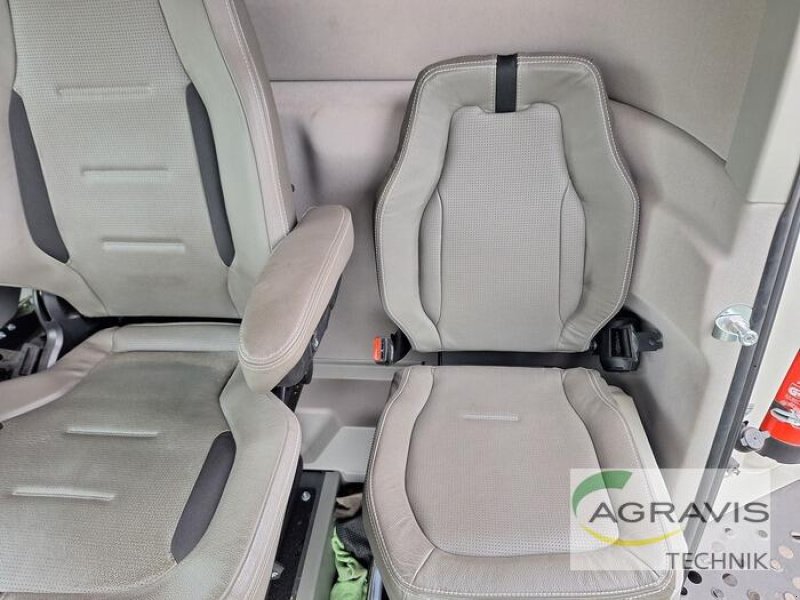 Mähdrescher des Typs CLAAS LEXION 7700 TERRA TRAC, Vorführmaschine in Warburg (Bild 13)