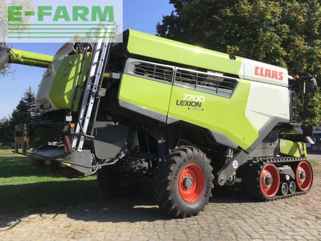 Mähdrescher des Typs CLAAS lexion 7700 tt + vario 1230, Gebrauchtmaschine in NEUENDORF AM SPECK (Bild 3)