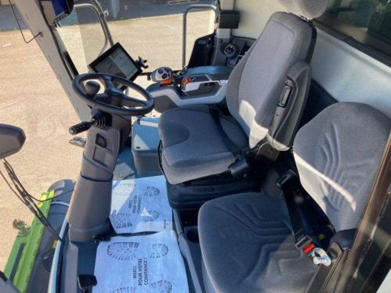 Mähdrescher of the type CLAAS LEXION 7700 TT, Gebrauchtmaschine in DUN SUR MEUSE (Picture 11)