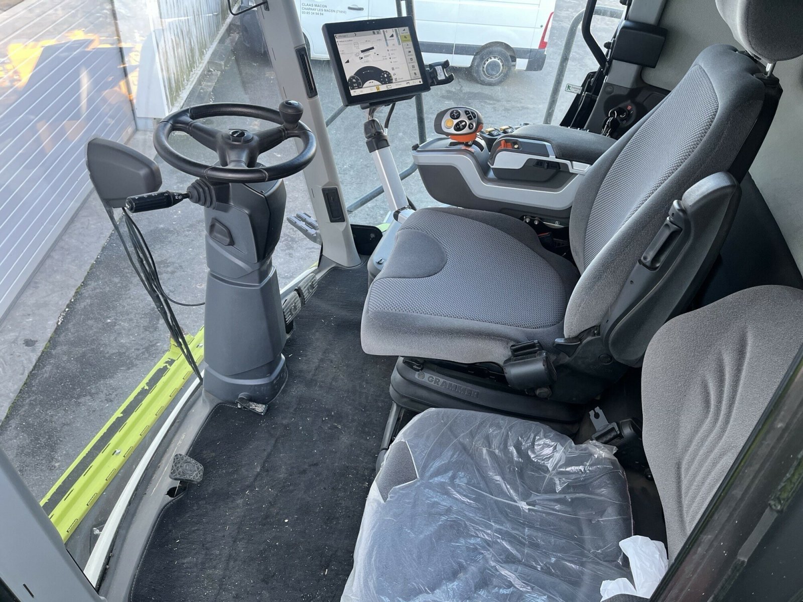 Mähdrescher typu CLAAS LEXION 7700 TT, Gebrauchtmaschine v Charnay-lès-macon (Obrázek 5)