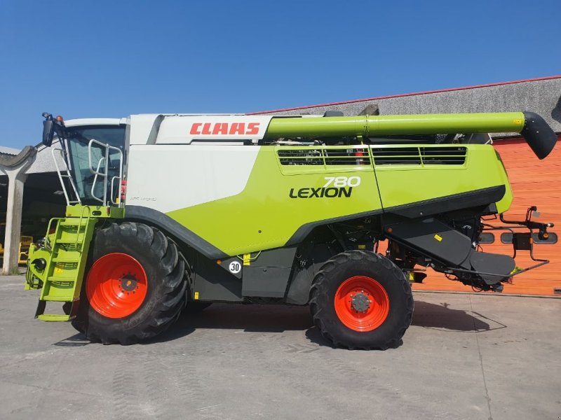 Mähdrescher of the type CLAAS LEXION 780 4X4, Gebrauchtmaschine in Baillonville (Picture 1)