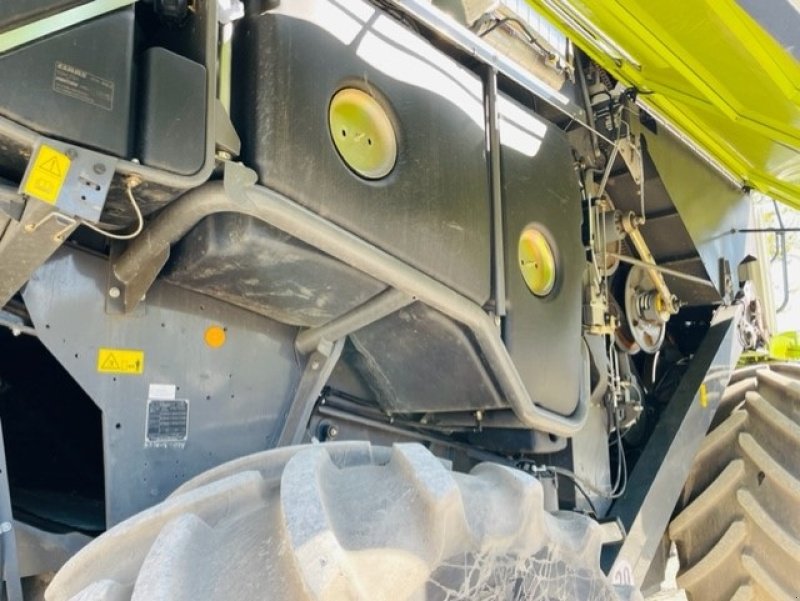 Mähdrescher typu CLAAS LEXION 780 SOLGT!!! VI GIVER 50 TIMERS HØSTGARANTI I DK !!! 4WD. Incl. skærebord Vario V1230. 4WD. GPS. Autopilot. LED. Telematics mm., Gebrauchtmaschine v Kolding (Obrázek 4)