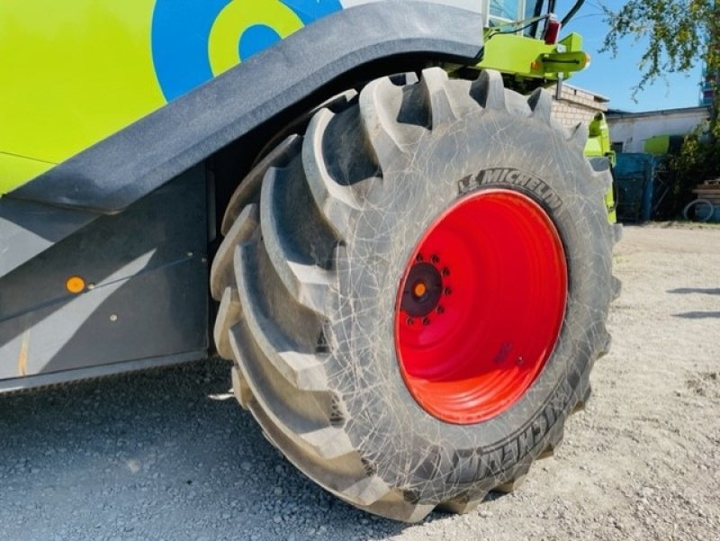 Mähdrescher typu CLAAS LEXION 780 SOLGT!!! VI GIVER 50 TIMERS HØSTGARANTI I DK !!! 4WD. Incl. skærebord Vario V1230. 4WD. GPS. Autopilot. LED. Telematics mm., Gebrauchtmaschine v Kolding (Obrázek 5)