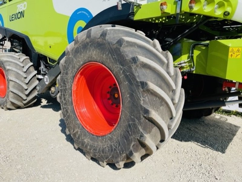 Mähdrescher typu CLAAS LEXION 780 SOLGT!!! VI GIVER 50 TIMERS HØSTGARANTI I DK !!! 4WD. Incl. skærebord Vario V1230. 4WD. GPS. Autopilot. LED. Telematics mm., Gebrauchtmaschine v Kolding (Obrázek 7)