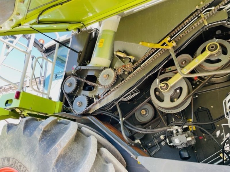 Mähdrescher typu CLAAS LEXION 780 SOLGT!!! VI GIVER 50 TIMERS HØSTGARANTI I DK !!! 4WD. Incl. skærebord Vario V1230. 4WD. GPS. Autopilot. LED. Telematics mm., Gebrauchtmaschine v Kolding (Obrázek 13)