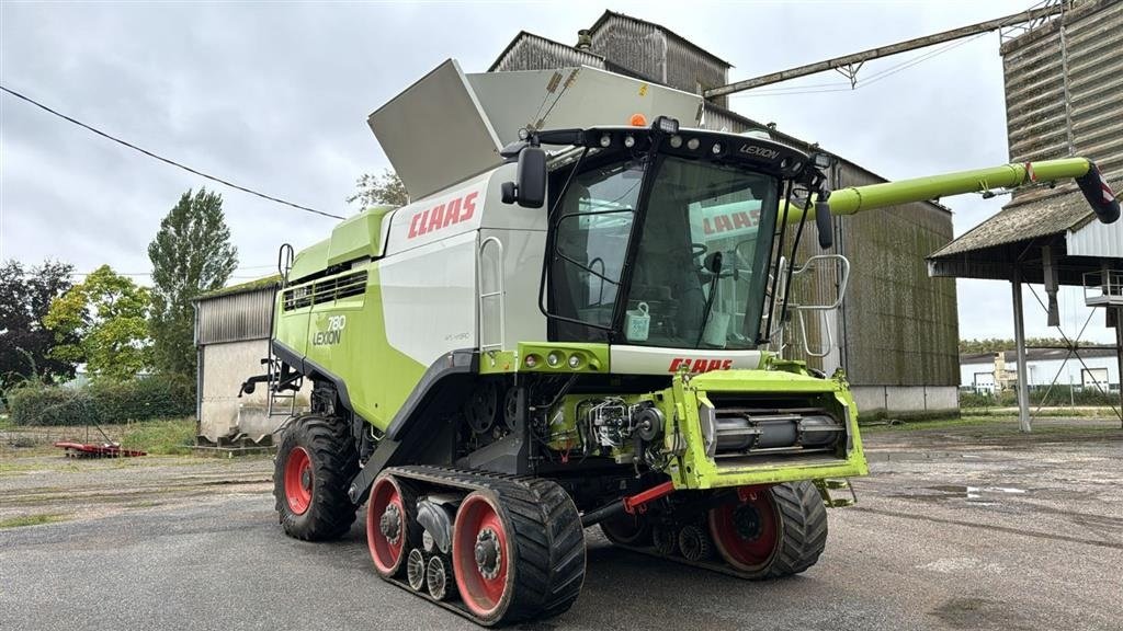 Mähdrescher del tipo CLAAS LEXION 780 Terra Trac VI GIVER 50 TIMERS HØSTGARANTI I DK !!! INCL CLAAS Vario 1280 skærebord. Terra Tracs. Cruise Pilot, CEMOS, EGNOS S10 GPS., Gebrauchtmaschine In Kolding (Immagine 1)