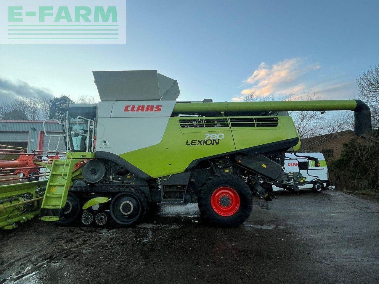 Mähdrescher of the type CLAAS LEXION 780 TT 4WD, Gebrauchtmaschine in HEXHAM (Picture 1)