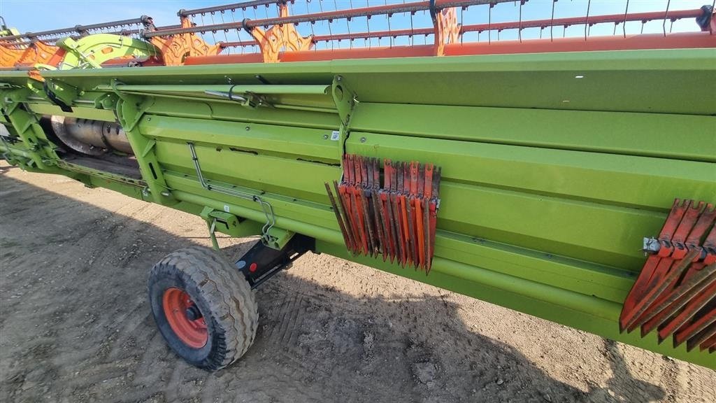 Mähdrescher Türe ait CLAAS LEXION 780 TT Incl. Skærebord Vario V1200. Brede bælter. CEMOS Cruise Pilot CEMOS AUTO Crop Flow. GPS. Mange paa lager., Gebrauchtmaschine içinde Kolding (resim 20)