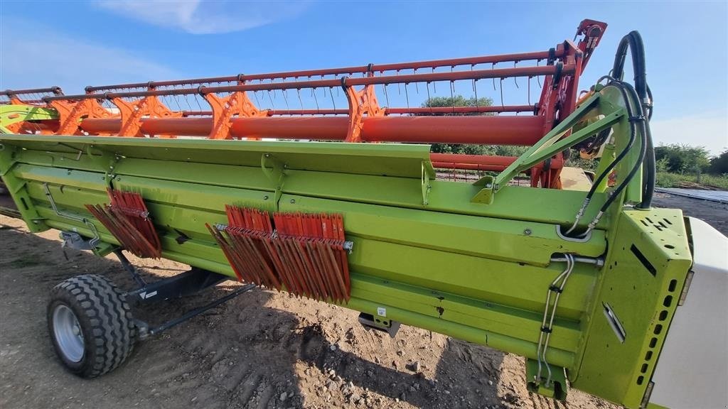 Mähdrescher of the type CLAAS LEXION 780 TT Incl. skærebord Vario V1230. GPS CEMOS Auto cruise pilot. RTK. 3D, 4D, Udbyttemaaler., Gebrauchtmaschine in Kolding (Picture 9)